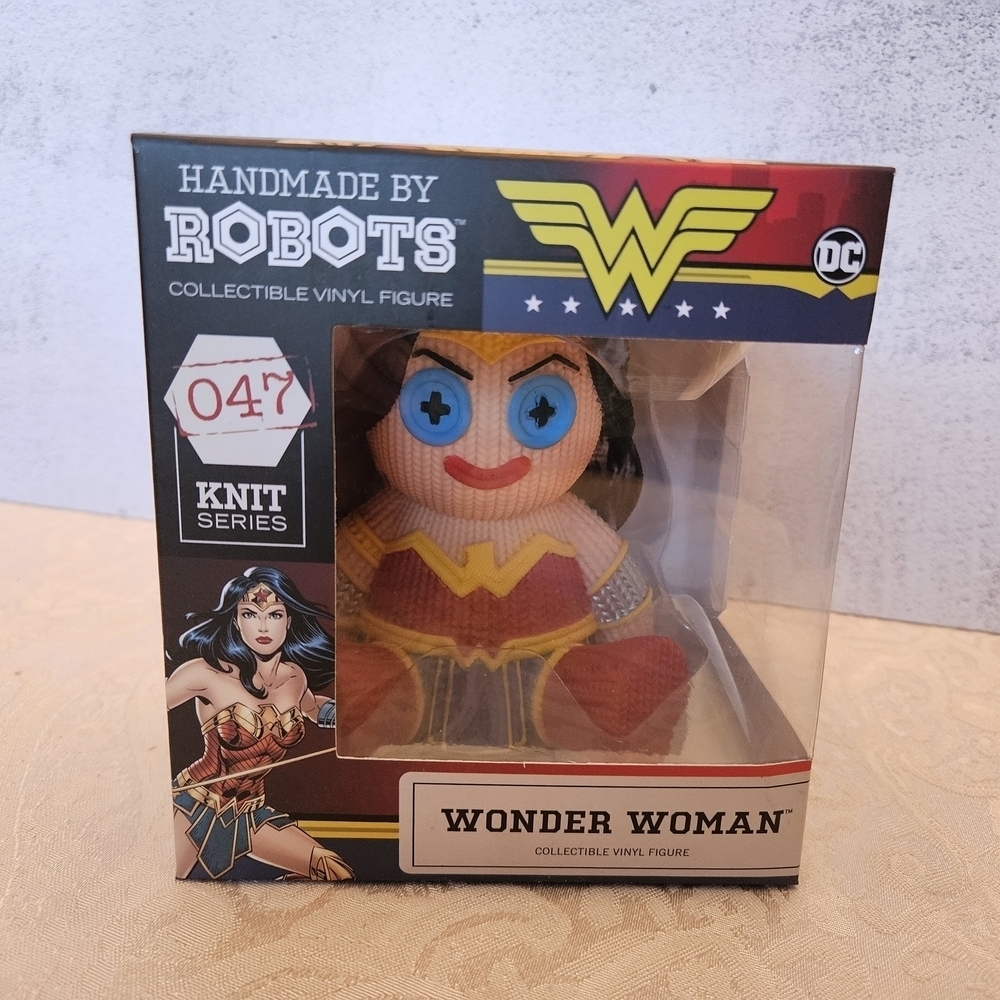 New RETIRED Handmade by Robots, DC Wonder Woman Vinyl Figure,  Knit Series #047